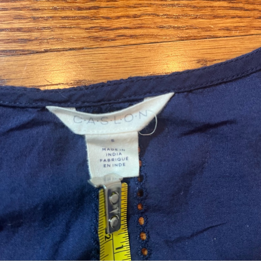 Eyelet top - Picture 3 of 5